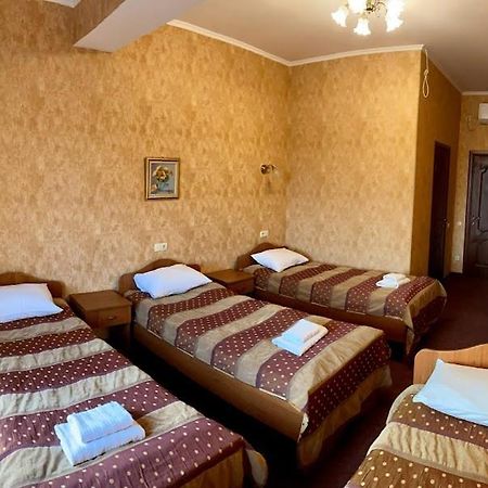 Golden Lion Hotel Boryspil Zewnętrze zdjęcie
